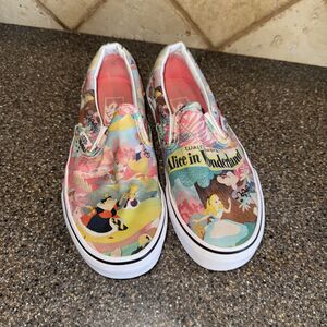 Vans Disney's "Alice in Wonderland" Slipon Sneaker  Women's Sz 5